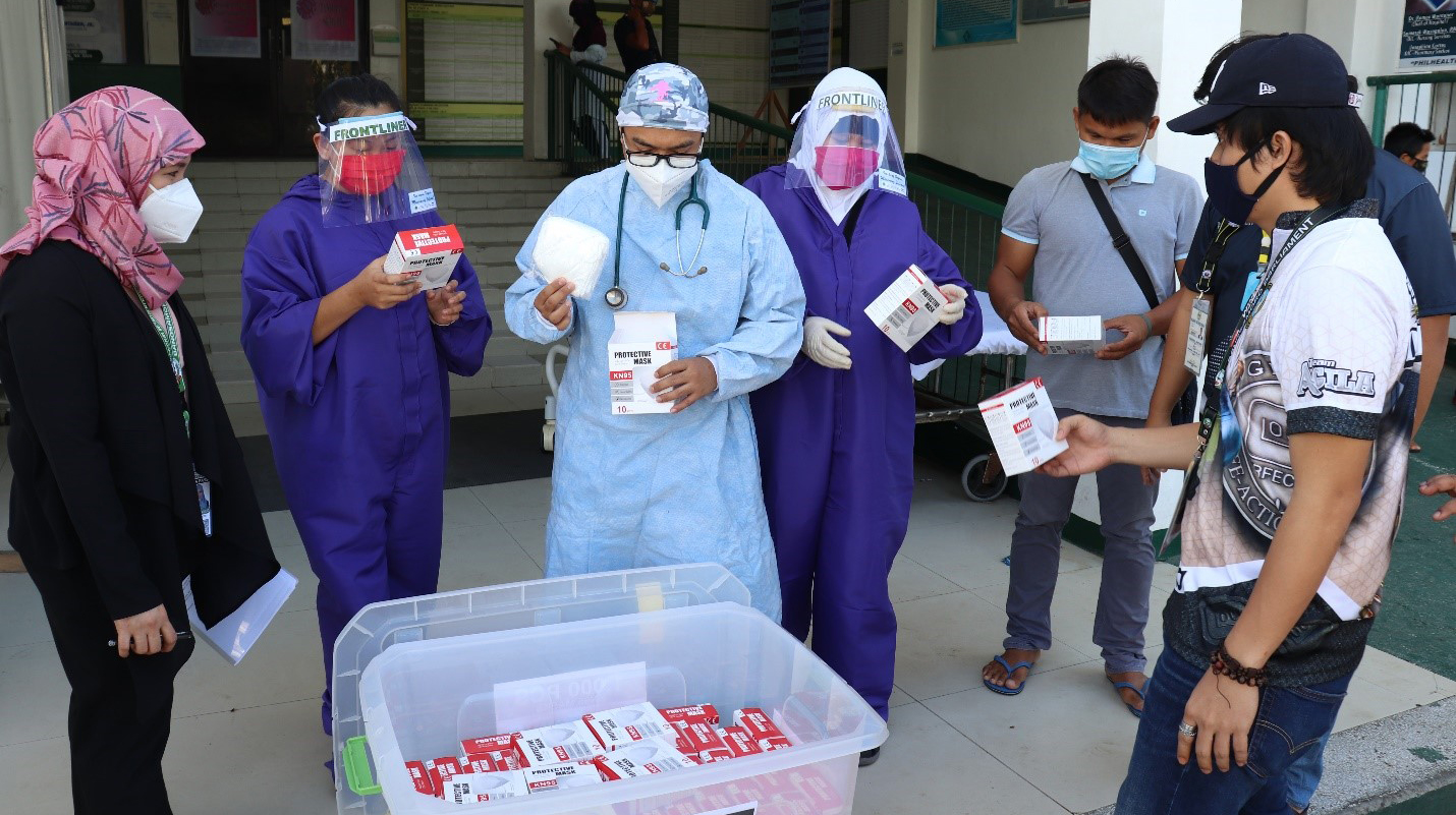 Speaker Balindong distributes 4,000 KN95 masks to hospitals, RHUs