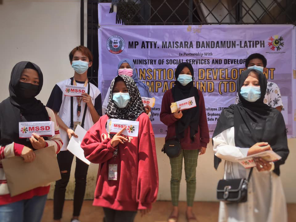 BTA provides cash assistance to over 500 students in Lanao del Sur